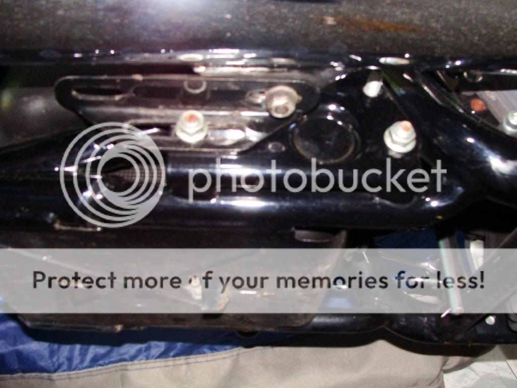 exhaust hitting bottom of frame?? Help!!!! Harley Davidson VRod Forum